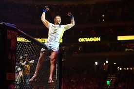 Jakub štáfek je sice především herec a režisér, ale nesmazatelnou stopu po sobě zanechal i v boxerském ringu a kleci na mma. Jakub Stafek A Mma V Oktagonu Uspal Soupere Po 69 Vterinach Isport Cz