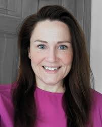 Jennifer Mosqueda's Instagram, Twitter & Facebook