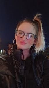 Shelly Goss's Instagram, Twitter & Facebook