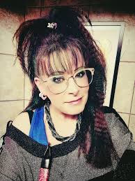 And just a hair less creepy……😳😂