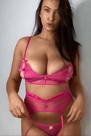 Try on Haul: Busty glamour model getting topless while changing outfits (10  photos) · Pandesia World
