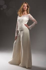 Ovviamente devono abbinarsi bene al vestito e, in generale, alla personalità della sposa. Photogallery Abiti Da Sposa Su Misura Follemente Sposa Modena E In Tutta Italia