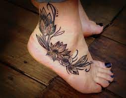 Enfouis toi à une panoplie de tatouage éphémère avec cette fleur de lotus pour femme. Tatouage Pied Et Cheville Inspiration Japonaise Fleurs De Lotus Et De Cerisier Japonais