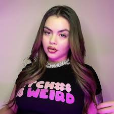 Listen To Vanessa Vee Music Online: Artist Bio, Merch, Tours