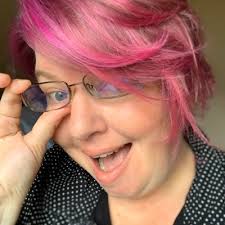 Hélène Campbell (@alungstory)