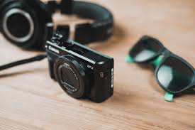 Compact cameras have come a long way. 6 Best Compact Cameras For Travel In 2019 Borrrowlenses Blog