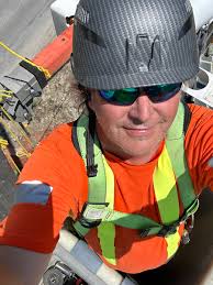 Michael Luttrell (@Michael10243628)