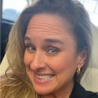 Shannon Schlueter's Instagram, Twitter & Facebook