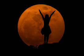 Creativity, enthusiasm, and peak energy times. In Tune With The Moon Female Menstrual Cycle Influenced By Moonlight And Even The Moon S Gravity