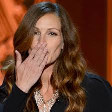 Julia roberts made a rare and sad statement on instagram on wednesday when she posted a photo along with julia roberts' youngest son is all grown up and he looks so much like his famous father. Julia Roberts Wilde Knutscherei Bunte De