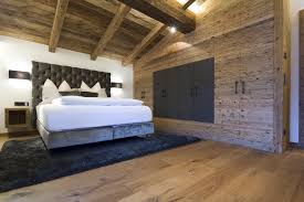 Altholz Schlafzimmer Chalet Boxspringbett Wohnung Schlafzimmer Schlafzimmer Einrichten Schlafzimmer Einrichten Ideen