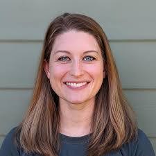 Carolyn Strode's Instagram, Twitter & Facebook