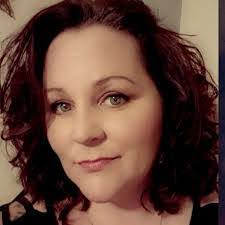 Amanda Alumbaugh's Instagram, Twitter & Facebook