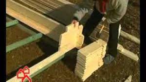 Finden sie blockbohlenhaus angebote von bauhaus und weiteren händlern. Gartenhaus Aufbauen So Geht S Richtig Bauhaus Youtube