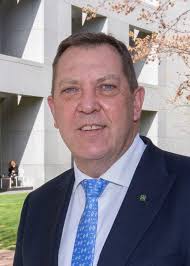 Gavin Pearce's Instagram, Twitter & Facebook