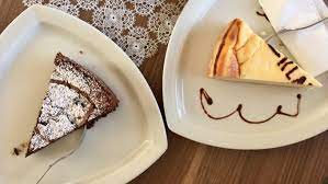 Wer wert auf superfoods wie grünkohl, kurkuma und spirulina legt, ist hier absolut richtig. 11 Orte In Munchen An Denen Du Leckeren Kuchen Bekommst Mit Vergnugen Munchen