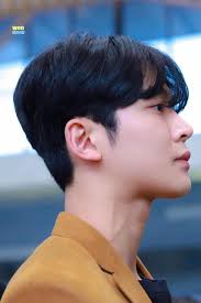 Rowoon said he is tall because he got enough sleep and ate a lot of food when he was a kid. Rowoon S Side Profile Perfection Sf9 Rowoon ë¡œìš´ Myanmar Facebook