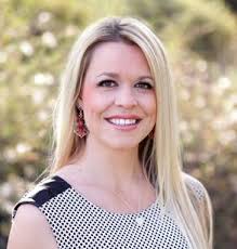 Lora Wood's Instagram, Twitter & Facebook