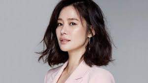 Wanita cantik itu tidak hanya dilihat dari penampilan dan make up yang menghiasi wajahnya saja, tetapi juga prestasinya. Kim Hyun Joo ê¹€í˜„ì£¼ Rakuten Viki