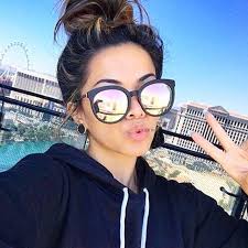 Risultati immagini per fille avec lunette solaire