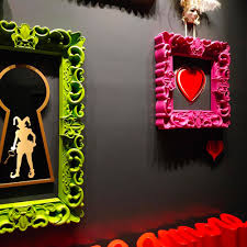 Kunstwerke dieser richtung sind leicht zu erkennen, da einige der merkmale dem betrachter unwillkürlich auffallen. Frame Of Love S Moderner Barock Pop Design Rahmen Quadratische Folie