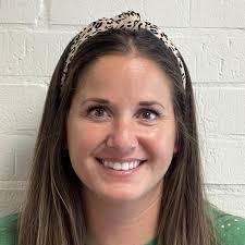 Eve Morrow's Instagram, Twitter & Facebook