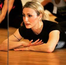 Correvano gli anni 2000 quando maria zaffino faceva parte del corpo di ballo di amici. Harmonia Centro Danza Chi Siamo