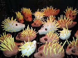 Zauberhafte Basteleien Kleiner Igel Aus Salzteig Mit Kleinkindern Basteln Basteln Mit Kindern Herbst Basteln Mit Kleinkindern Herbst Kinderbasteleien