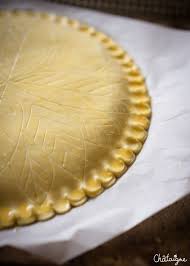 Galette Des Rois Aux Pralines Roses En 2020 Galette Des Rois Aux Pralines Roses Galette Des Rois Galette