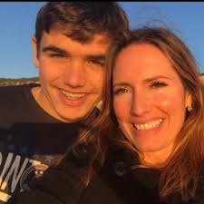Her birthday, what she did before fame, her family life, fun trivia facts, popularity her parents are jaime and ercília serrano. Fernanda Serrano Esta Afastada Dos Pais E Nao Esconde A Tristeza Saudades Destes Amores A Ferver Vidas
