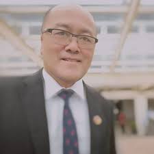 还记得初次见你，我还是联邦直辖区马青州团里的新兵，但对你那爽朗直率的性格留下深刻印象我当时想，这就是马青啊，那才是党的急先锋啊