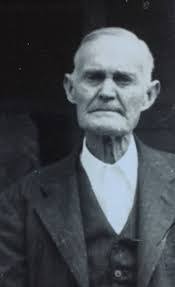 Ella Burnett's Instagram, Twitter & Facebook