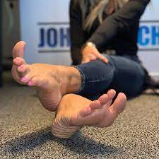 Emily plajer showing how to do a circuit style ab workout. Kyle Unfug Feet 38 Photos Celebrity Feet Com