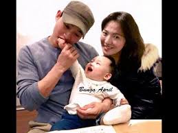 His brother name his son after his brother's character in descendents of the sun. Song Joong Ki Song Hye Kyo Best Child S Love Sweet Moment Album 2 Youtube