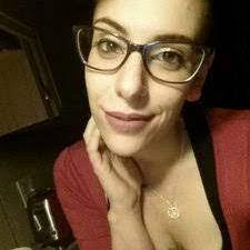 Crystal Deshong's Instagram, Twitter & Facebook