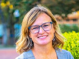 Editorial: Martinez badly needs a new generation of leaders