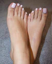 1.las uñas de los pies son básicamente garras humanas. 730 Ideas De Unas Largas Sexys En 2021 Pies De Mujer Pies Hermosos Pies Hermosos De Mujer