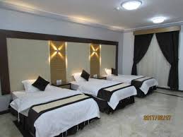 روابي القصر الأخضر فنادق السعودية شقق فندقية السعودية In 2020 Home Home Decor Furniture