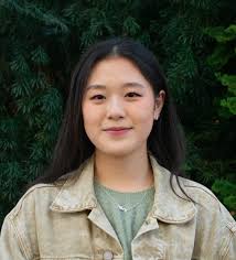 Jessica Bak's Instagram, Twitter & Facebook