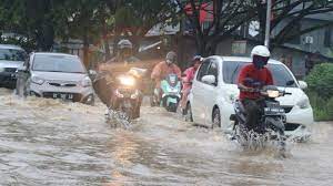 Cuaca Ekstrem Di Kaltim Diperkirakan Berlangsung Hingga 18 Januari 2021 Waspada Banjir Dan Longsor Tribun Kaltim