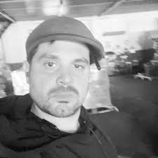 Simple and good for the holidays. @bigspringspirits Talleyrand Cream  Bourbon and Red Ribbon Root Beer make something frothy, fun and fantastic.  Head to @palibationsspirits in the strip to get the necessities. Never