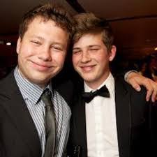 Chris Atchley's Instagram, Twitter & Facebook