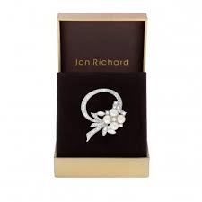 women's brooches and pins