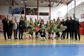 .süperlig müsabakaları'nda namağlup türkiye şampiyonu olan kadın voleybol takımımızı tebrik ederiz. Melike N Yilmaz Melikeyilmazz Twitter