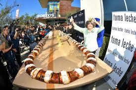Children enjoy their presents and a slice of roscón on the morning of january 6th. California Milk Processor Board Delivers A Tasty Treat On Three Kings Day Pr Week