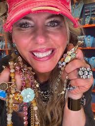 Go check out my sweet friend Pam Roper! She has some amazing items!  #thesassychickllc #ryze #jewelry