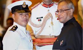 Ngangom dingko singh, usually known as 'dingko singh' is an indian naval boxer and considered to be one of the most outstanding boxers. My Epukbkar Tm