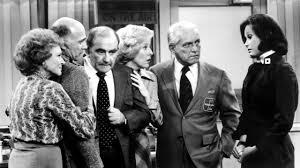Gavin macleod, who was the love boat captain and played murray on the mary tyler moore show, two of the top television shows of the 1970s and 1980s, died today at his home in palm desert, calif. How Mary Tyler Moore Is Getting Me Through This Pandemic Vogue