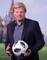 Pour les articles homonymes, voir kahn. Oliver Kahn Wikidata