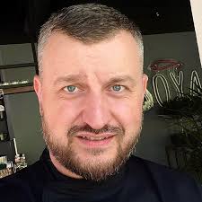 Chef Anatoly Dobrovolsky Tomato Peeling Life Hack Trick